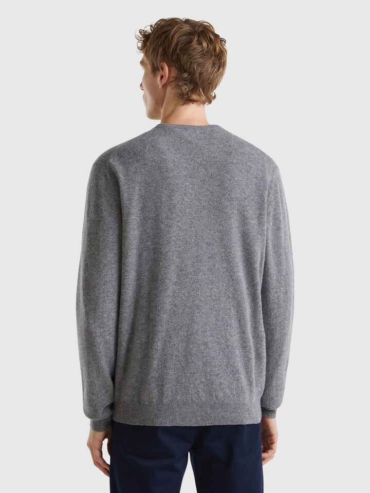 V NECK SWEATER L/S Men image number 2